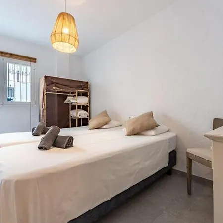 度假居 Faro's Beachhouse For 8 马拉加