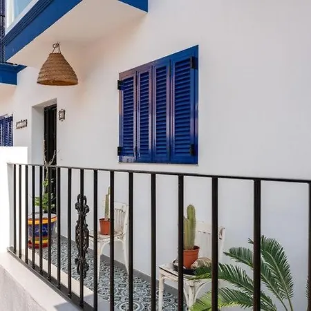 Faro's Beachhouse For 8