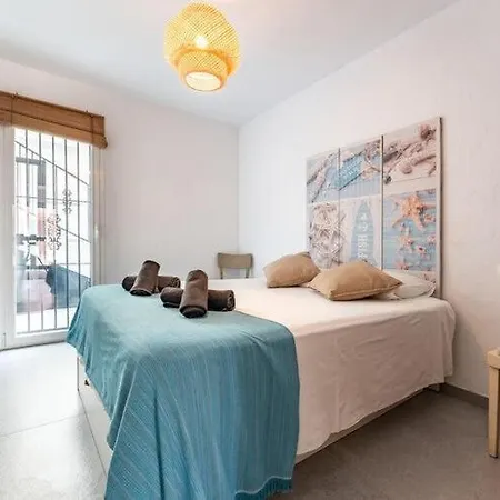 度假居 Faro's Beachhouse For 8 *