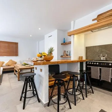 Faro's Beachhouse For 8 马拉加